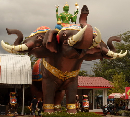 grosser Ganesha drei kopf elefant